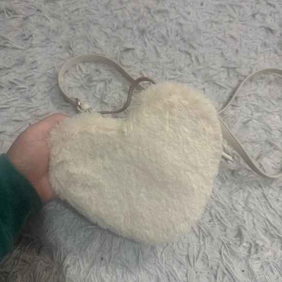 Lauren Conrad Cream Heart-Shaped Faux Fur Bag - Picture 2 of 9